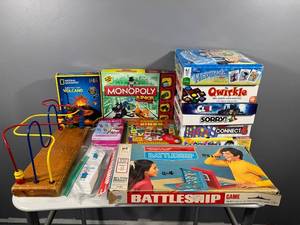 lot 80 image: Collection of 9 Board Games and Educational Toys