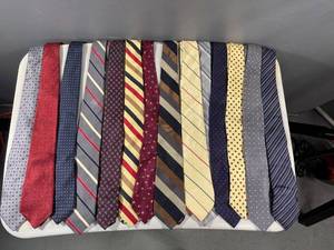 lot 83 image: Lot of 14 Mens Ties in Various Patterns and Colors