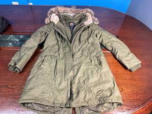 lot 96 image: Madison Expedition Mens Parka Jacket with Faux Fur Hood