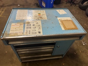 lot 6 image: Blue Rolling Tool Box