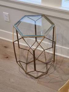 lot 25 image: Metal and Glass Accent or Plant Table.
