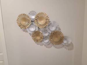 lot 37 image: Gold and Silver Metal Wall Disc Art.