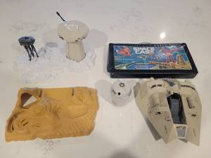 lot 111 image: Vintage Star Wars Lot. Space Ships & Figures  other Vintage Toy Figures.  All pieces marked between 1975-1982.