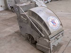 lot 240 image: Husqvarna Soff-Cut G2000 Gas Self-Propelled Saw