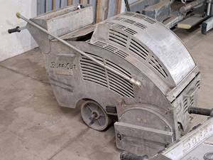 lot 243 image: Husqvarna Soff-Cut 4000 Gas Self-Propelled Saw