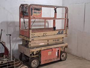 lot 255 image: JLG 19 Cordless Scissor Lift