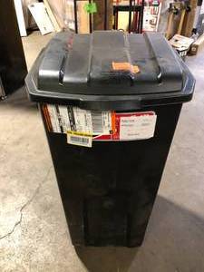 Rubbermaid Roughneck 45 Gal. Black Wheeled Vented Trash Can with Lid Customer Returns See Pictures