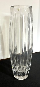 lot 34 image: Stunning Crystal Floral Vase from Slovakia