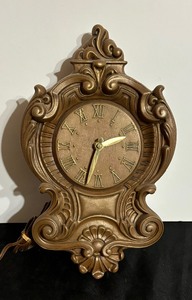 lot 82 image: Elegant Vintage Ceramic Clock