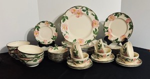 lot 102 image: Vintage Franciscan Desert Rose Dinnerware Service for Six