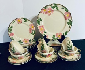 lot 143C image: Vintage Franciscan Desert Rose Dinnerware Service for Six