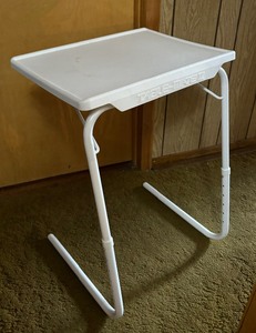 lot 183 image: Table Mate II Crafting Table