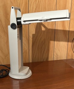 lot 185 image: Ott-Lite