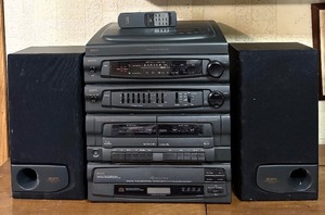 lot 165 image: GPX Compact Disk Player  Auto-Stop Turntable, AM  FM Stereo Receiver, Dual Cassette Recorder