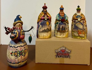 lot 230 image: Jim Shore Winters Tradition in Box and Jim Shore Wise Men Figurines