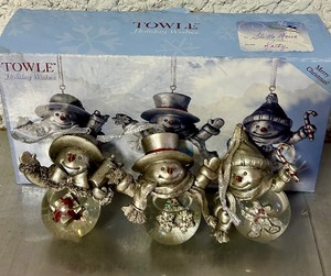 lot 322 image: Boxed Towle Snowman Snow Globe Pewter Ornaments
