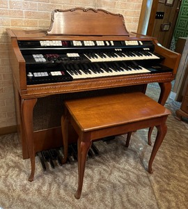 lot 6 image: Wurlitzer Organ with Multi-Matic Percussion