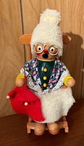lot 256 image: German Steinbach Granny on a Rocker Smoker