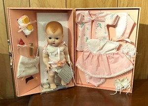lot 23 image: Vintage Danbury Mint Tiny Tears Collectors Edition Doll
