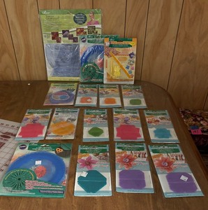 lot 270 image: New Quilting Supplies Including Flower and Yoyo Makers