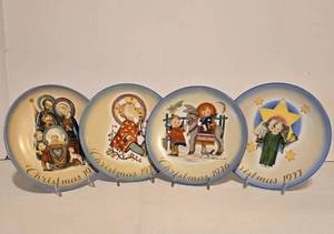 lot 215 image: Set of Hummel Christmas Plates