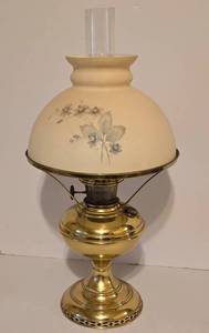 lot 286 image: Vintage Brass Oil Lamp with Floral Shade