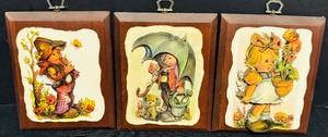 lot 145 image: Vintage Hummel Wood Wall Plaques