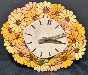 lot 155 image: Vintage Ceramic Flower Wall Clock