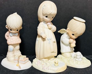lot 221 image: Three Precious Moment Collectibles Including Summers Joy and More