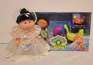 lot 388 image: Cabbage Patch Kids Collection