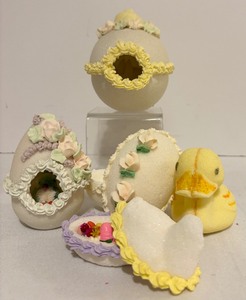 lot 382 image: Beautiful Diorama Chicks and Sugar Eggs