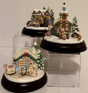 lot 383 image: Precious Moments  Hawthorne Village Season Collection