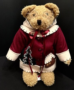 lot 327 image: Animated Musical Christmas Bear