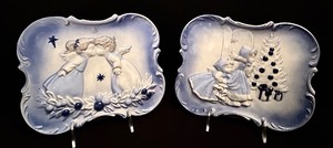 lot 331 image: Pair of Vintage Hand Painted Vintage Plaques  Plates