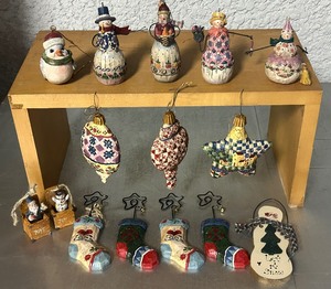 lot 340 image: Jim Shore and Other Tree Ornaments