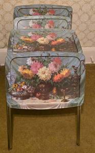 lot 392 image: Set of Four Floral TV Trays