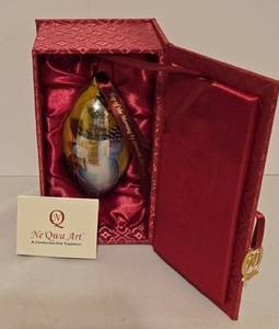 lot 427 image: Stunning NeQue Art Ornament in Satin Lined Box