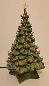 lot 410 image: Large Vintage Ceramic Lighted musical Christmas Tree