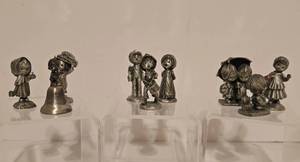 lot 415 image: Collection of Little Gallery Pewter Figures