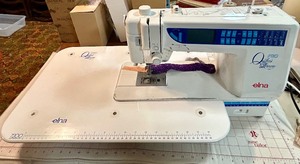 lot 471 image: Elna Quilters Dream Pro with Extension