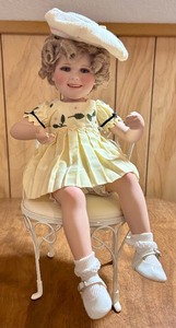 lot 479 image: Vintage Shirley Temple Doll by Danbury Mint
