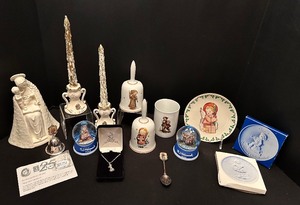 lot 483 image: Hummel Collectors Dream Including Bells, Snow Globes and Collectors Club Pieces