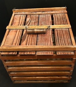 lot 508 image: Vintage Wooden Egg Crate