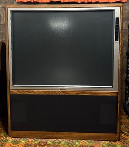 lot 500AA image: Vintage Large Curtis Mathes TV Model No C4 100R E001 with Speaker Under the TV