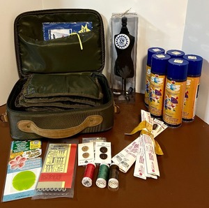 lot 552 image: Practical Multi Storage Carry Bag Filled with Sewing Treasures