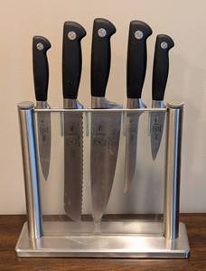 lot 113A image: Mercer 5 Piece Knife Set