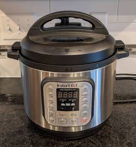 lot 114A image: InstantPot 8qt Pressure Cooker