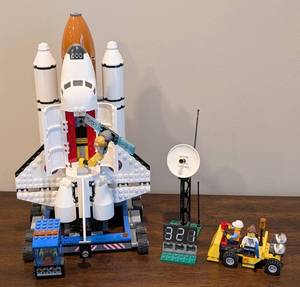 lot 115A image: LEGO City Space Port 6080