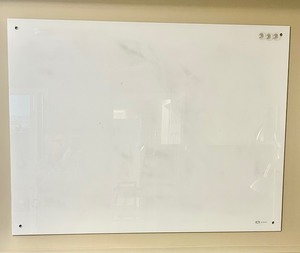 lot 60 image: Quartet Glass Dry-Erase Magnetic Board