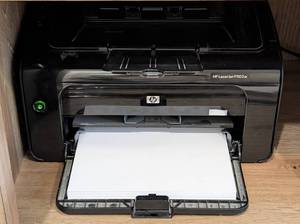 lot 38 image: HP LaserJet P1102w Printer